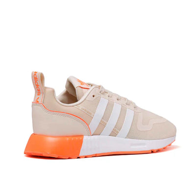 🔥 Tenis Adidas clásicos con un toque vibrante