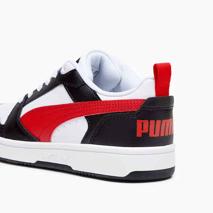 ¡El Clásico Reinventado para los Pequeños Campeones: Tenis Puma de Niño en Blanco, Negro y Rojo!