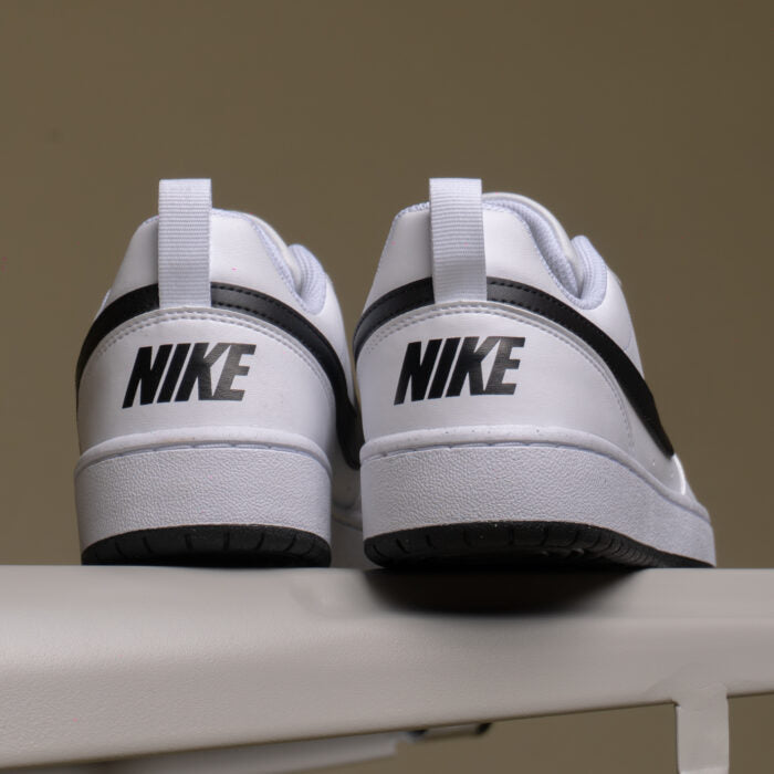 ¡El Clásico que Nunca Falla, Renovado para tu Estilo Diario!