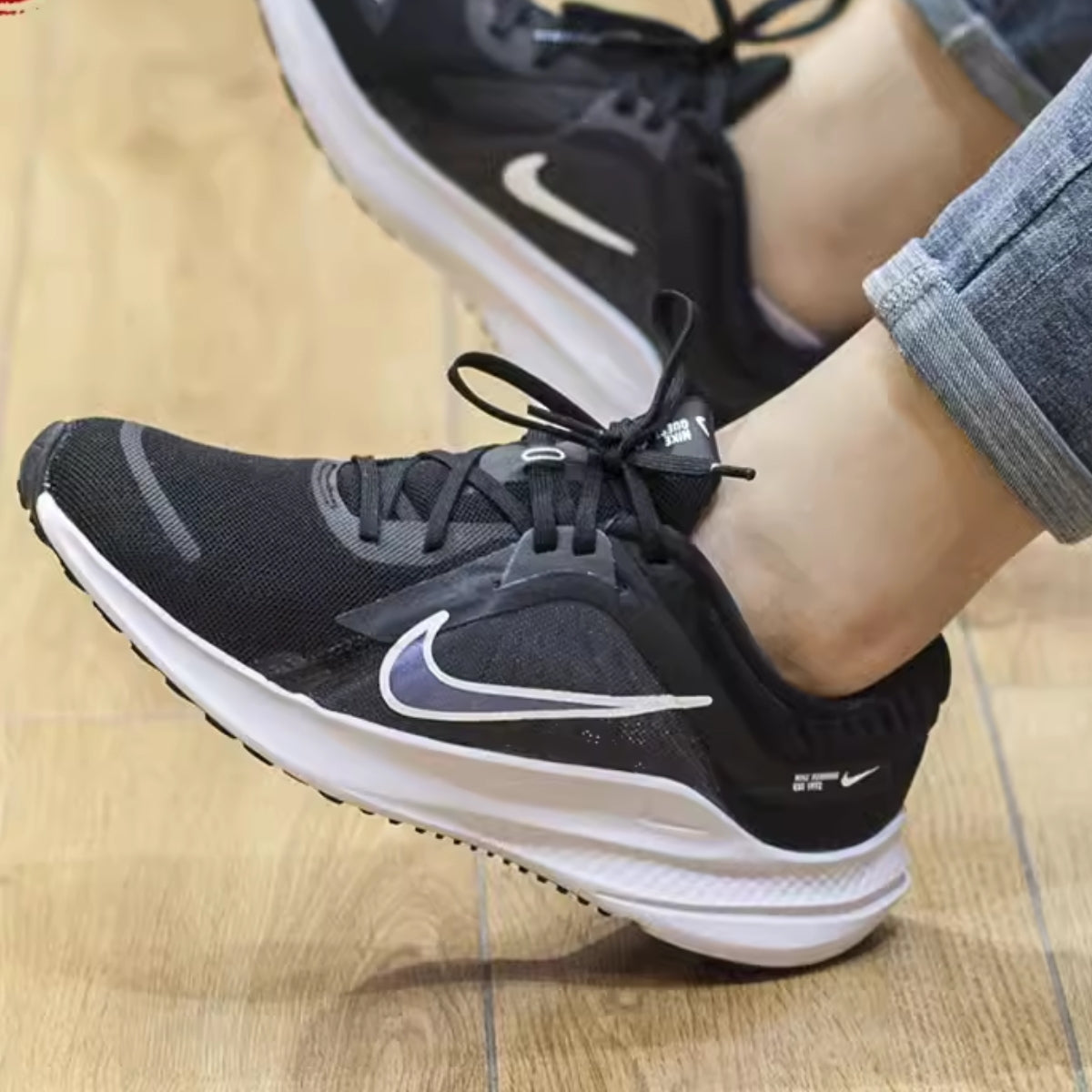 Conquista el Estilo Urbano y el Rendimiento: Descubre la Fuerza del Negro en Nuestros Tenis Nike
