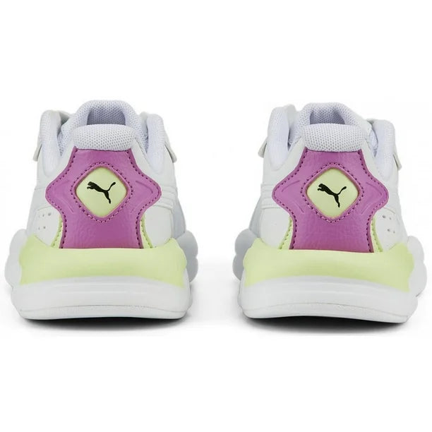 ¡La Combinación Perfecta de Comodidad y Diversión: Tenis Puma para Niña con Toques Vibrantes!