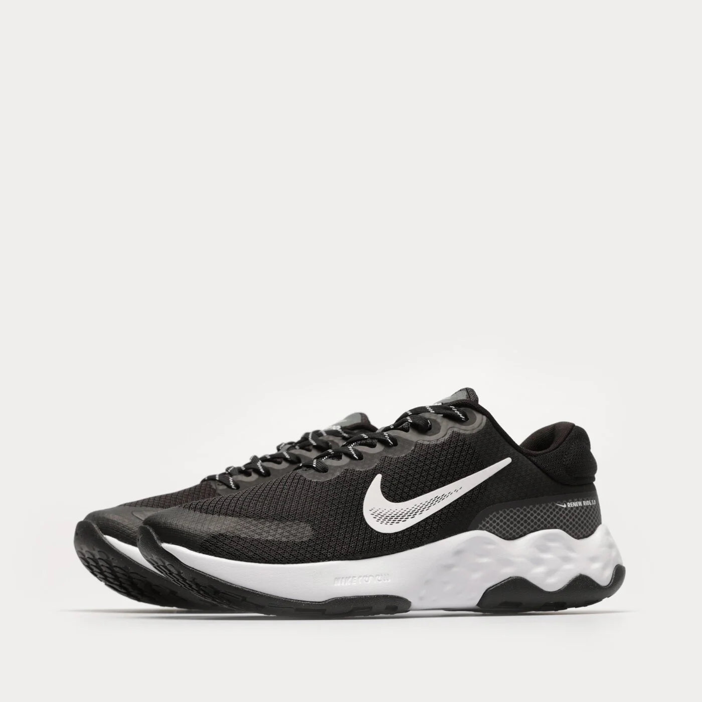 ¡Domina cada entrenamiento y cada día con las zapatillas Nike Renew Ride 3!