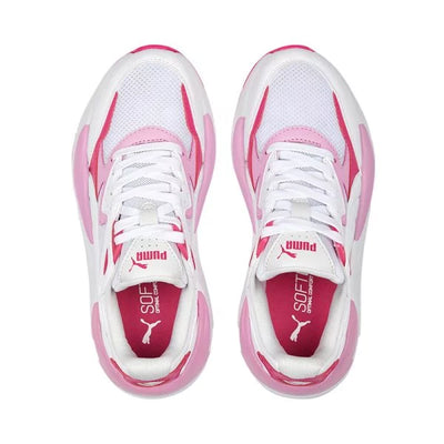 ¡Atrapa Miradas con los Nuevos Puma X-Ray en Blanco y Rosa Vibrante! Estilo, Comodidad y Energía Pura.
