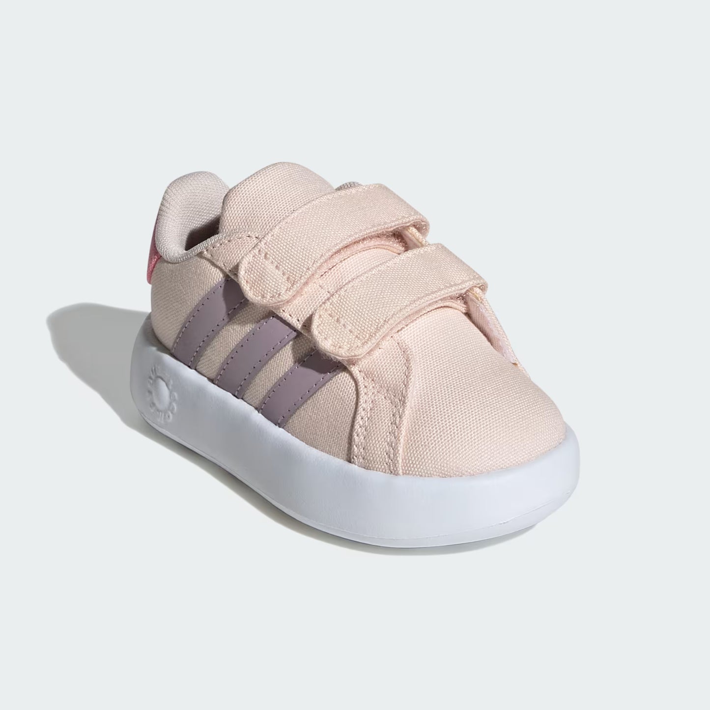 ¡Los primeros pasos de tu pequeña con estilo y comodidad inigualables!