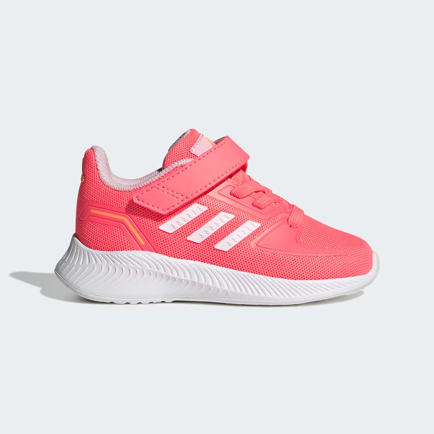 ¡Energía y diversión en cada paso con los nuevos tenis Adidas para tu pequeña estrella!
